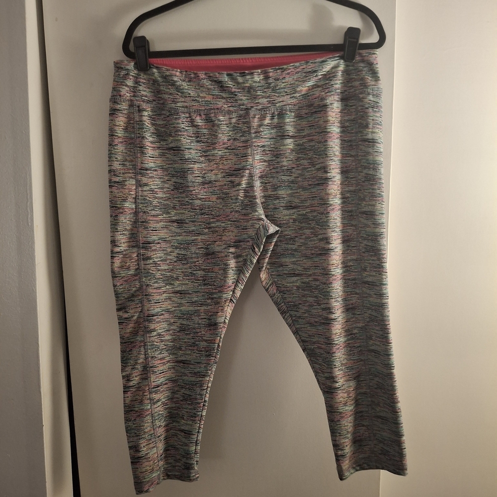 Take A Walk Multicolor Women's Cropped Leggings